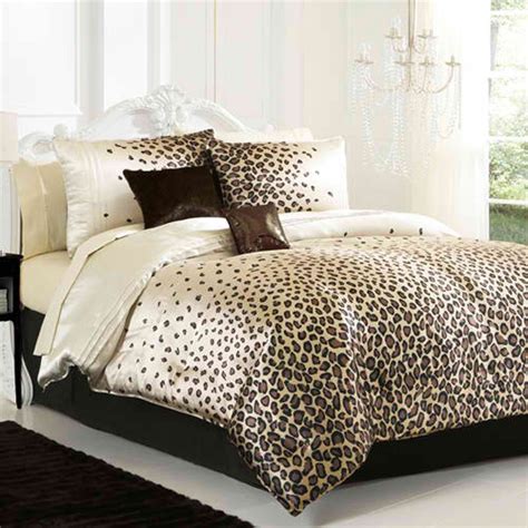 Lea the bedroom people &. 15 Lovely Bedrooms with Leopard Accents | Home Design Lover