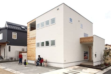 このヘッドラインは にゅーもふ が管理しています。 >>> ブログ運営者様へ. 福山で新築一戸建て | 住宅 外観、小さな家、キューブ 家