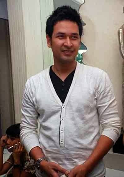 Sinetron keajaiban cinta mengisahkan tentang kisah cinta terlarang diantara dua anak muda yang saling mencintai. Nama dan Foto Pemain Sinetron Diam - Diam Suka di SCTV