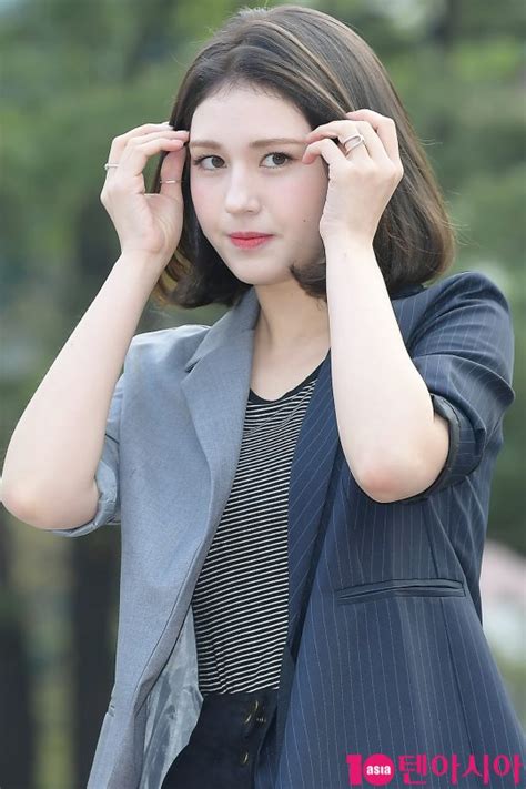 전소미는 13일 소속사 더블랙레이블을 통해 솔로 데뷔 2주년을 맞이한 소감을 전했다. TEN PHOTO 전소미 '아침부터 안구정화' | 텐아시아