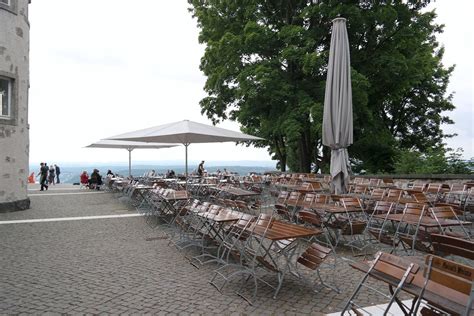 Maybe you would like to learn more about one of these? Auf 'nen Kuchen nach ganz oben - auf den Drachenfels ...