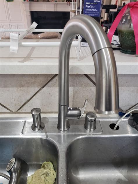 No need to touch a touchless faucet to start it and this is it main benefit. Best Touchless Kitchen Faucet Reviews in 2020 | Touchless ...