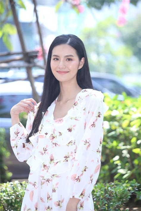 รวมรูปอัลบั้มภาพของ เบื้องหลัง ทางเสือผ่าน ฉากเปิดสุดเดือด อ๊อฟ บู๊ เติร์ก สุดทรหดเกือบ 5 ชั่วโมง ทางเสือผ่าน รูปที่ 8 จาก 9 อ๊อฟ, ฮาน่า,หลุยส์,พิ้งพลอย,นำทีมนักแสดง บวงสรวงละคร 2 เรื่อง 2 รส "ทางเสือผ่าน" และ "สิงห์สั่ง ...