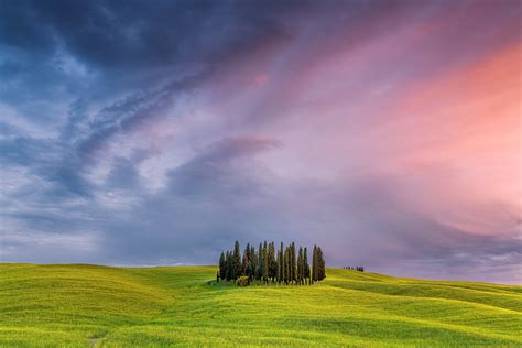 Tuscany Field In Italy Hd Nature 4k Wallpapers Images Backgrounds