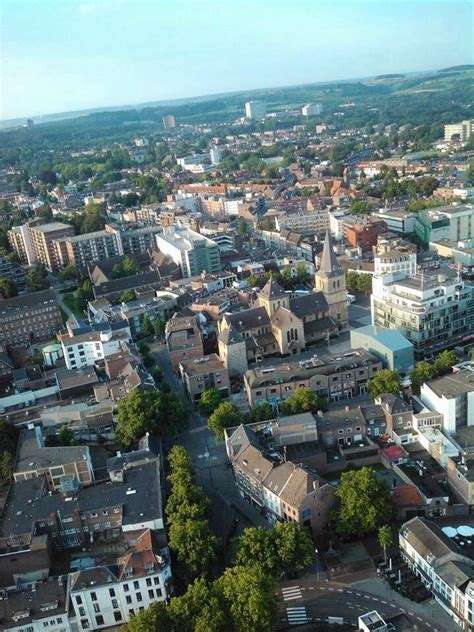 Uitgaantips, ervaringen, verhalen, geschiedenis kortom allerlei tweets over deze prachtige stad. Bovenaanzicht centrum Heerlen (met afbeeldingen ...