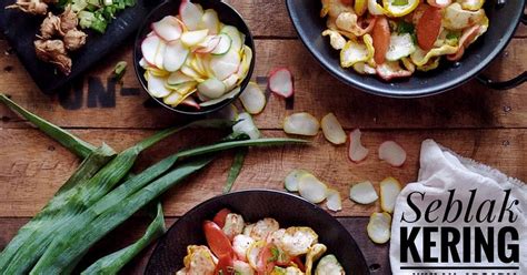 Tambahkan air kaldu, garam, gula, penyedap, air asam, saus cabai, masak hingga matang. 200 resep seblak kering enak dan sederhana - Cookpad