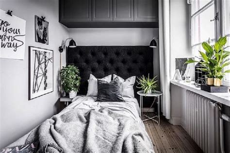 How big of a bed can you squeeze in without it feeling like it's taking up the whole room? Inspiring Tips To Decorate Small Bedroom Design Using ...