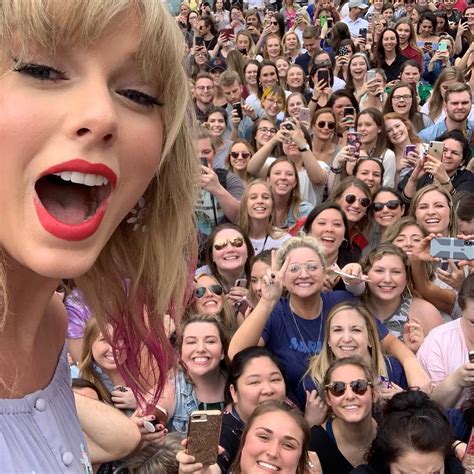 Image May Contain 46 People Crowd Taylor Swift Pictures Long Live Taylor Swift Taylor Swift