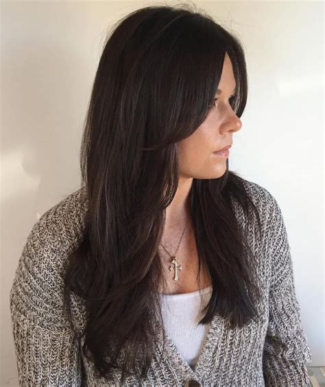 These bangs for round faces for women that like their hair long but stylish without trying so hard. 50 Cute and Effortless Long Layered Haircuts with Bangs ...