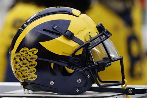 Michigan Football Recruits Elite Wide Receivers in 2025 Class Visits