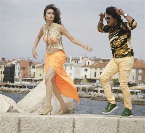 Kriti Kharbanda And Upendra Rao Dancing Still From Kannada Movie Super Ranga Kannada Movie
