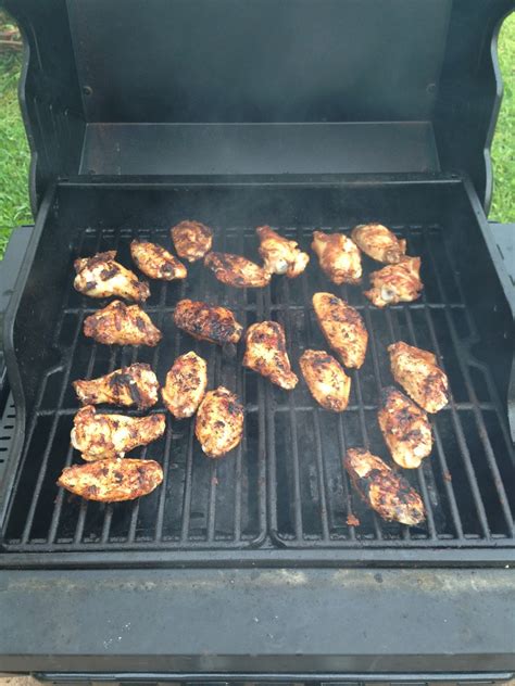 We earn a commission for products purchased through some links in this article. Cooking My Way Through Pinterest: Day 57: "Rochester" Wings