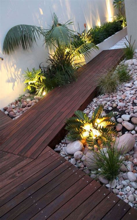 60 Adorable Front Yard Lighting Ideas For Your Summer Night Vibe