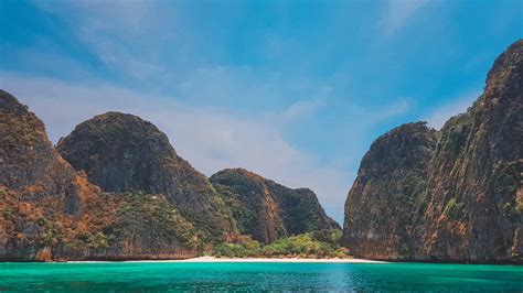 Maya Bay In Krabi Relax And Unwind In The Most Iconic Beach Of Thailand