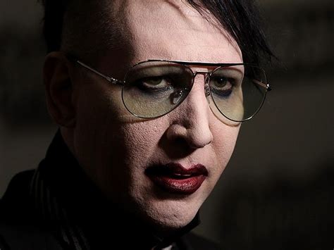 We are chaos out now! Marilyn Manson has total meltdown on stage (Watch) | The ...