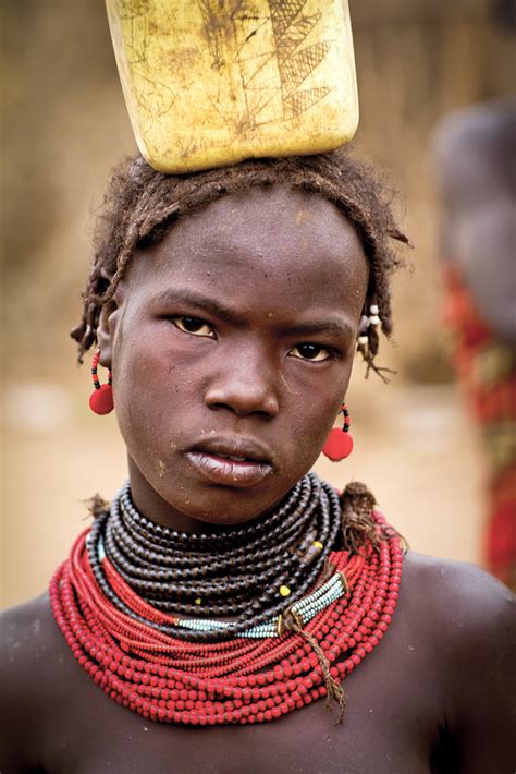 Dassanetch Girl Carrying Water Ethiopia Dassanetch Girls Flickr