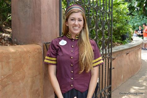 How To Become A Cast Member At Walt Disney World Disney Dining