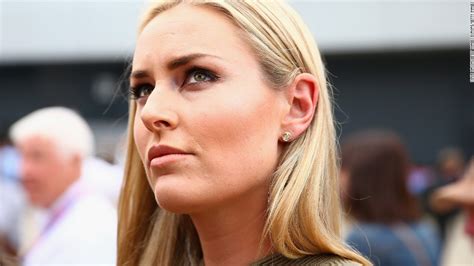 Lindsey Vonn Suffers Hairline Knee Fracture