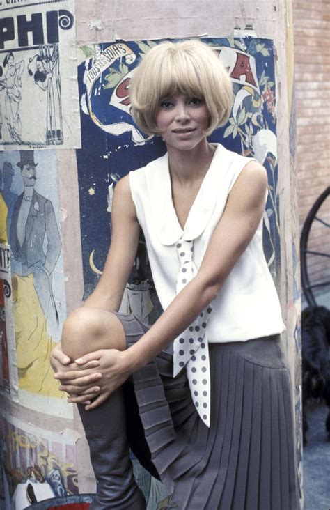 Mireille Darc le style d une icône French actress Groovy clothes