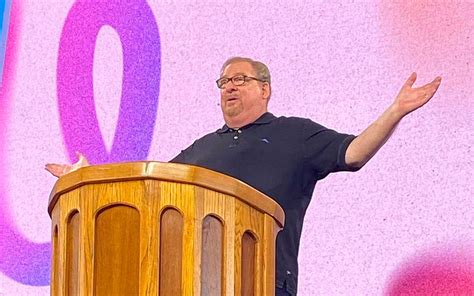 Rick Warren Prega último Sermão Como Líder Da Igreja Saddleback