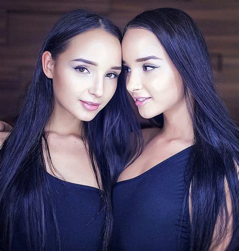 Девушки близняшки 68 фото