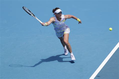 Sam Stosur Completa La Victoria De Regreso Para Mantener Viva Su