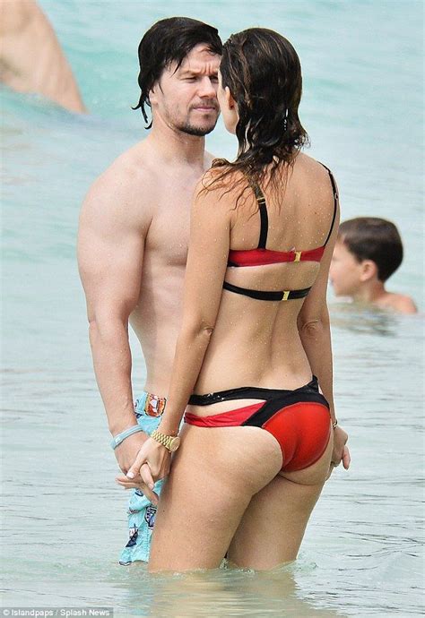 Mark Wahlberg Frolics Shirtless With Wife Rhea In Barbados Mark Wahlberg Wife Movies Mark