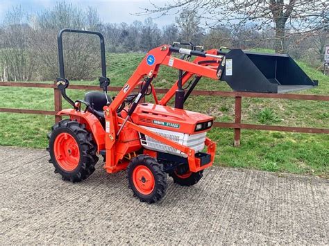 Kubota B1500 19hp Compact Tractor With Front Loader And Bucket In