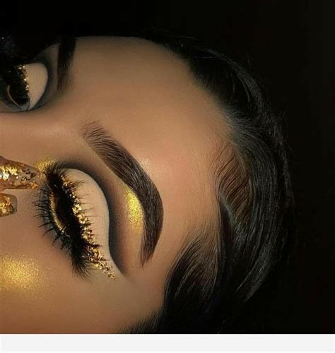 Gold Glitter Eye Makeup Eyemakeup Artistry Makeup Glitter Eye