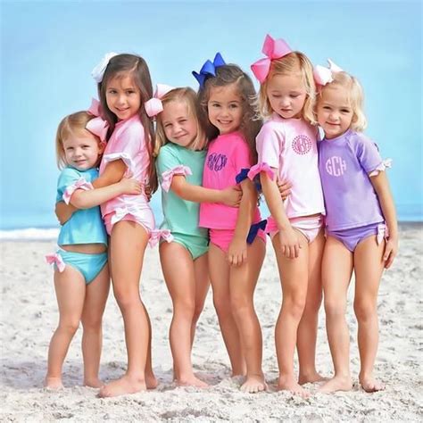 Adorable Bow Two Piece Rash Guard Girls Swimsuit Light Pink With Cute