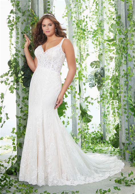Square neckline half sleeve plus size wedding dress. Phoebe Plus Size Wedding Dress | Style 3253 | Morilee