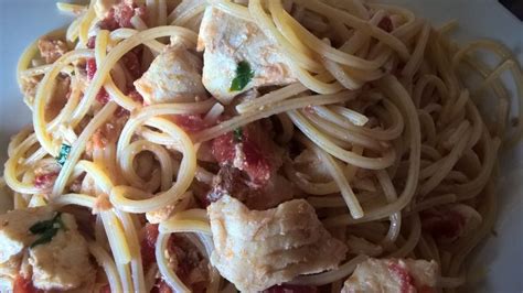 E non tradisce mai perchè è un pesce di scoglio quasi sempre fresco. SPAGHETTI CON PESCE SCORFANO | Golosamente Milena