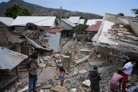 Rescuers Scramble In Search For Lombok Quake Survivors As Death Toll Rises The Straits Times