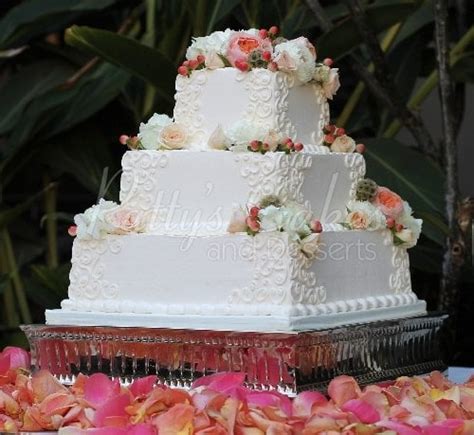 Beautiful Squared 3 Tier Wedding Cakes
