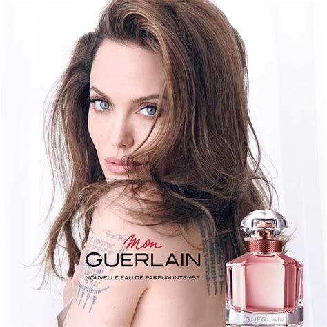 Манифест на денешната женственост Angelina Jolie лицето на Mon
