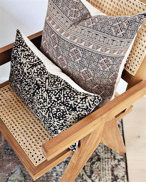 Hack This Woven Bench Diy The Vintage Rug Shop