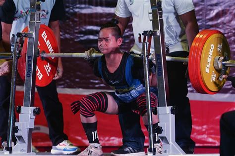 Pengangkatan berat yang tepat untuk mencegah wasir. Lifter Putri Indonesia Widari Juara Dunia Angkat Berat di ...