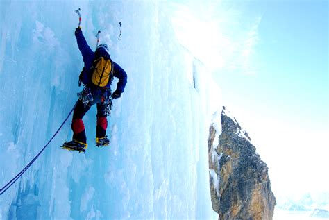 File:Ice climbing - Symphonie d'automne.jpg