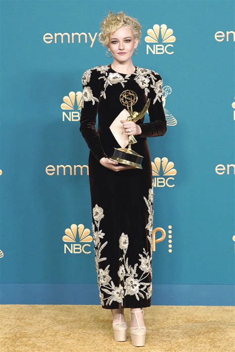 Emmys Julia Garner In Gucci Tom Lorenzo