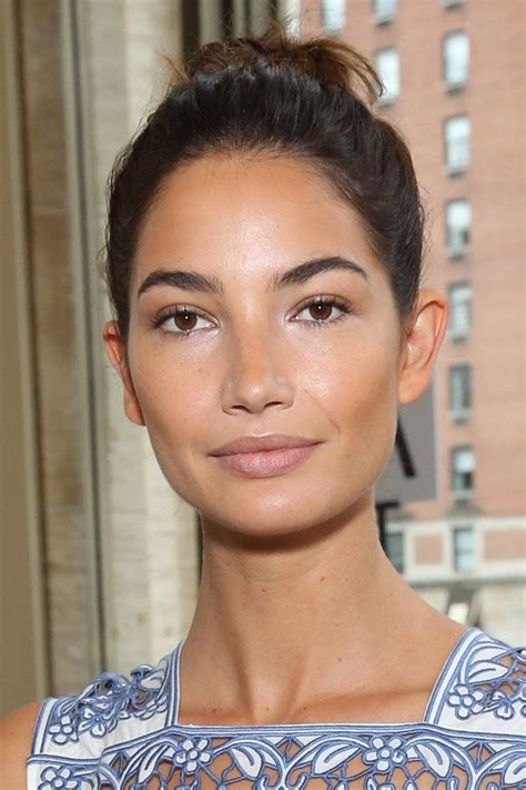 Lily Aldridges Fresh And Radiant Makeup Free Look At Tory Burch Show