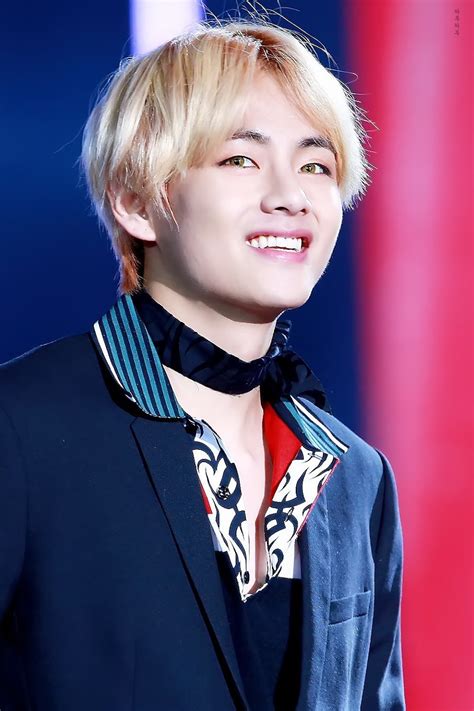 V Named This Mc As Btss Best Interviewer And Fans 100 Agree