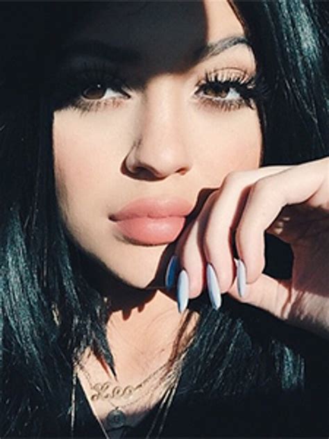 I Wore Kylie Jenners Crazy Acrylic Nails For A Week And Heres What