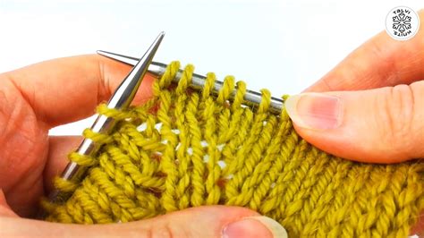 How to knit mirrored increases: Strand increases 