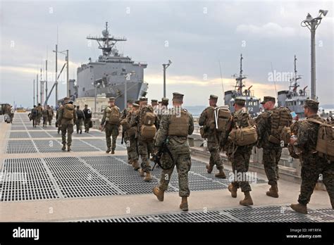 Marines Deploying Aid Hi Res Stock Photography And Images Alamy
