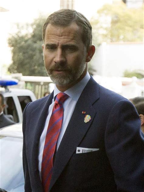La vida del príncipe felipe, esposo de la reina isabel de inglaterra; El soplo del príncipe Felipe a Madrid 2020 en Buenos Aires