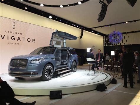 Lincoln Navigator Concept Car With Gullwing Doors Photos Business