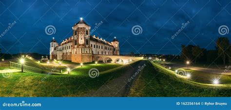 Mir Belarus Castle Complex Mir In Evening Night Illumination Unesco