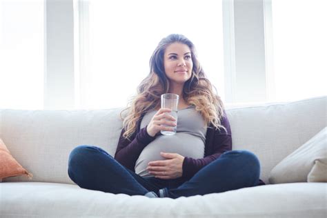 La importancia de la hidratación durante y después del embarazo