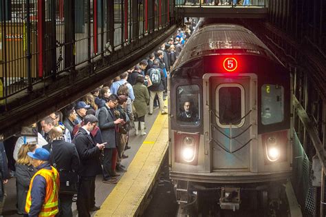 New York Subway Riders Are Now Risking Death To Escape Delayed Trains