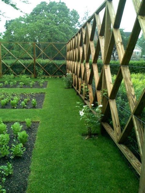 There are 605 garden fencing for sale on etsy, and they cost $103.60 on average. 15 Super Easy DIY Garden Fence Ideas You Need To Try
